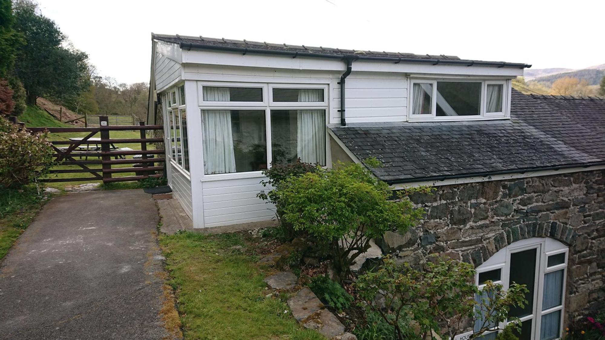 Abergwynant Farm Glamping & Apartments Dolgellau Exterior photo